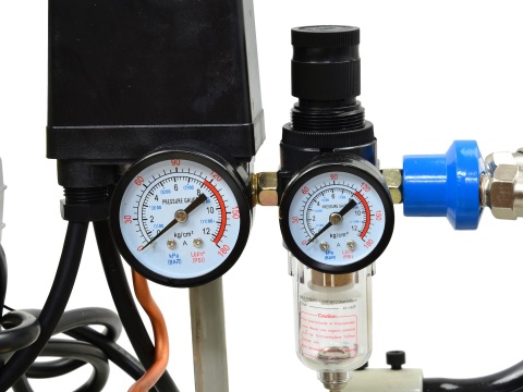 Kompresor olejowy 100L 230V 380L/min sprężarka 2 tłoki 8 bar Kompresor olejowy 100L 230V 380L/min sprężarka 2 tłoki 8 bar